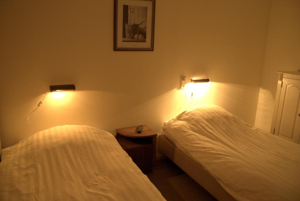 Hotel "De Steenen Man" Zurich Zimmer foto
